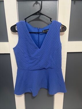 New York and company Blue Sleeveless Peplum V-Neck Top